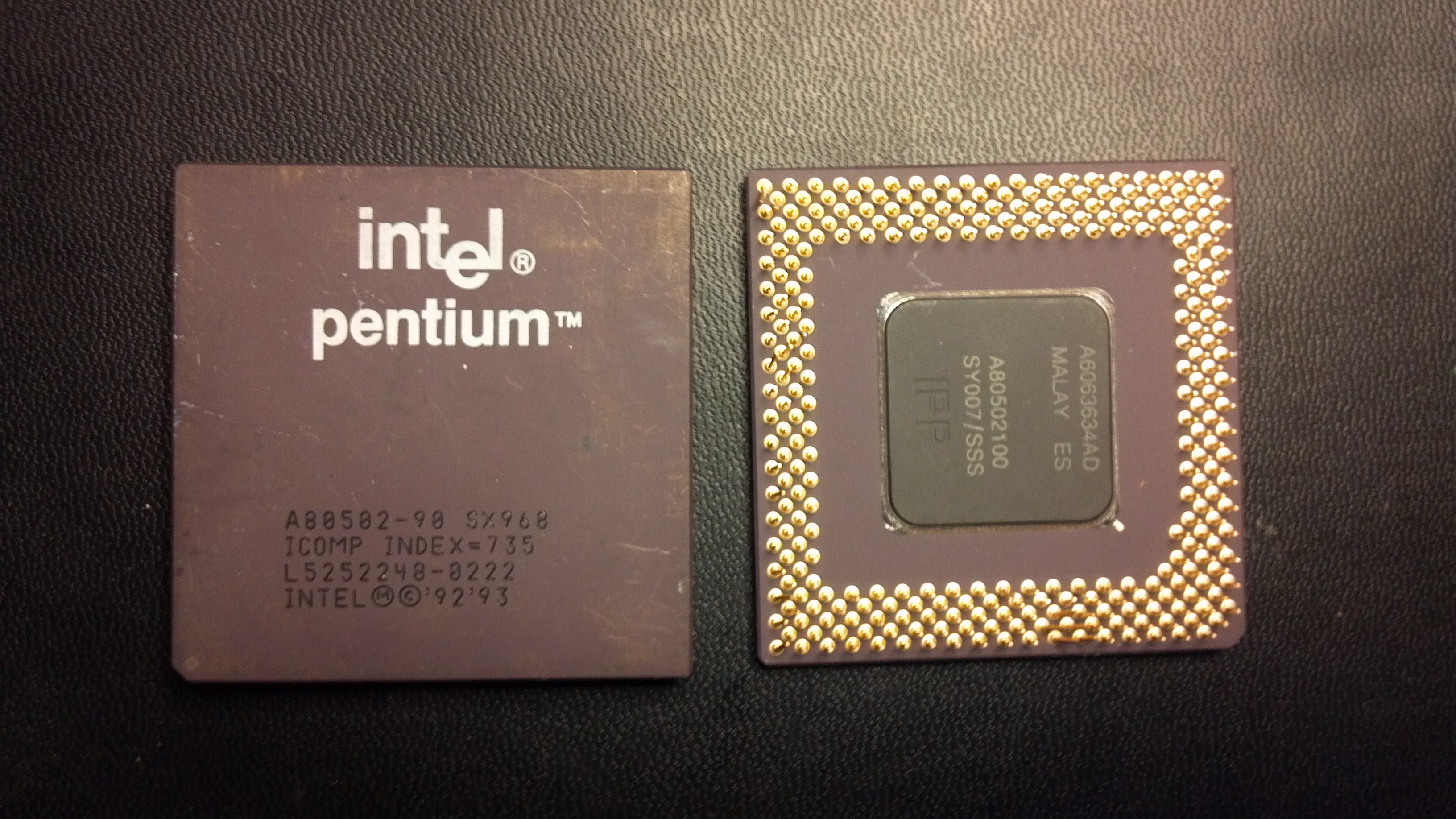 Процессоры интел 2024. Процессор Intel Pentium 1. Процессор Intel Pentium a2892. Первый процессор Интел пентиум. Процессор Intel Pentium 2001 корпус.